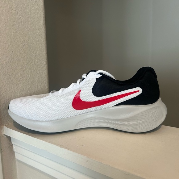 Brand New Nike REVOLUTION 7 Men's Photon Dust Fire Red Running Shoes Sz  12 - Picture 2 of 10